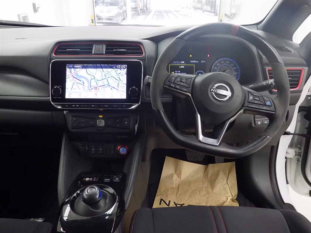 NISSAN LEAF