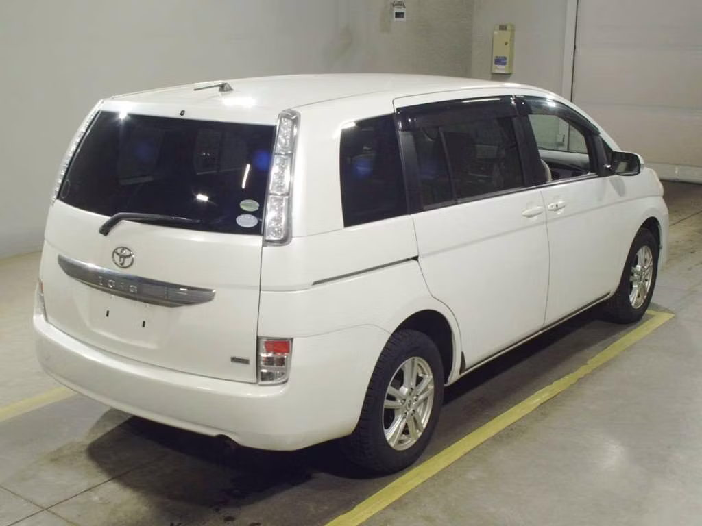 TOYOTA ISIS