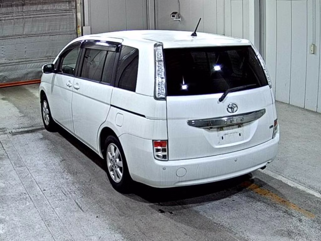 TOYOTA ISIS
