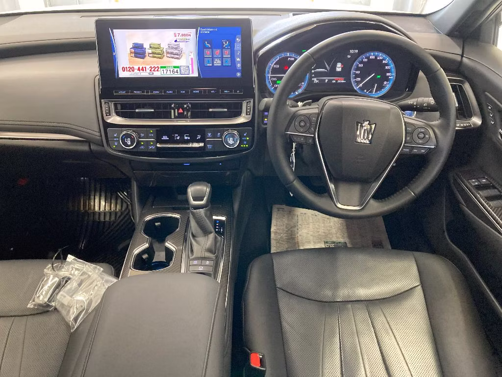 TOYOTA CROWN