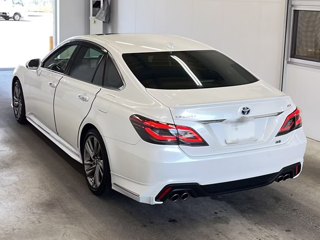 TOYOTA CROWN
