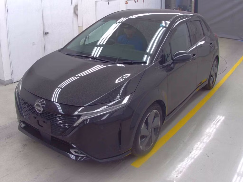 NISSAN AURA