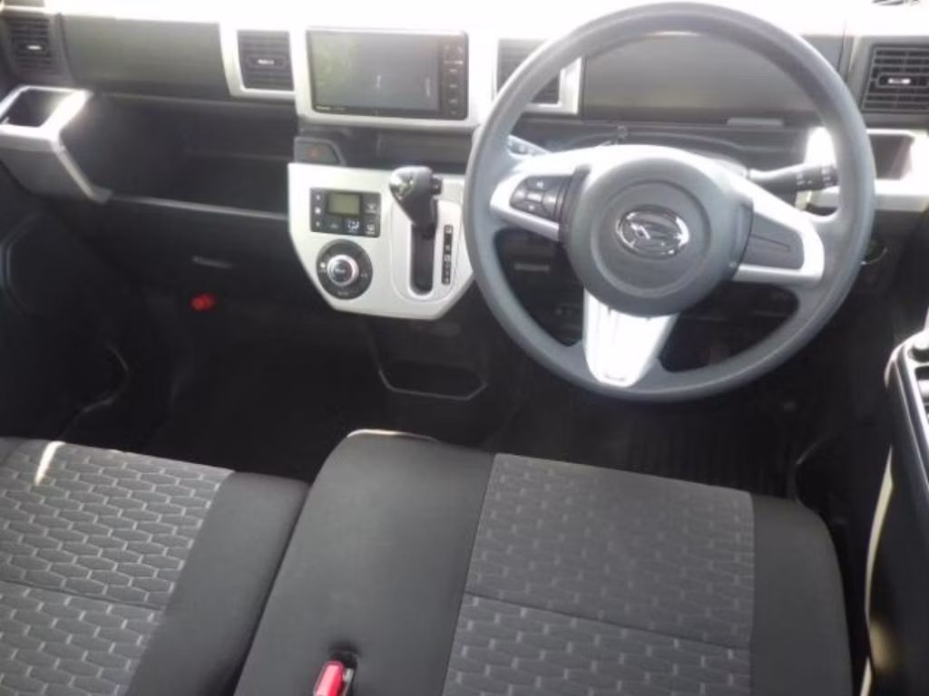 DAIHATSU WAKE