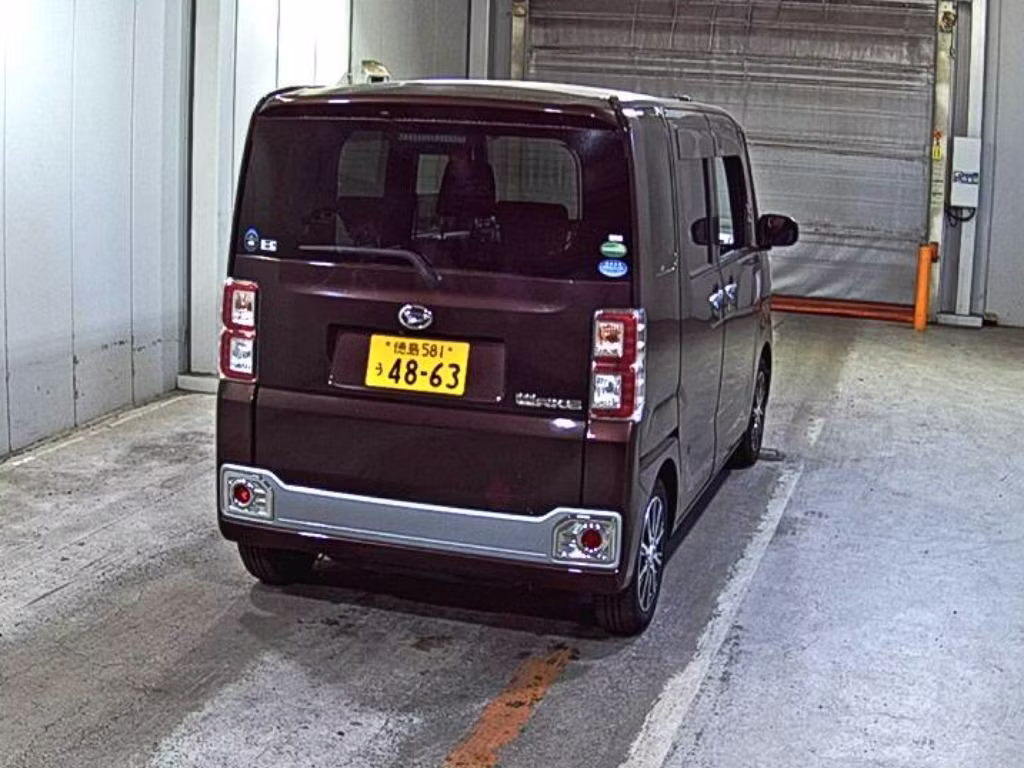 DAIHATSU WAKE