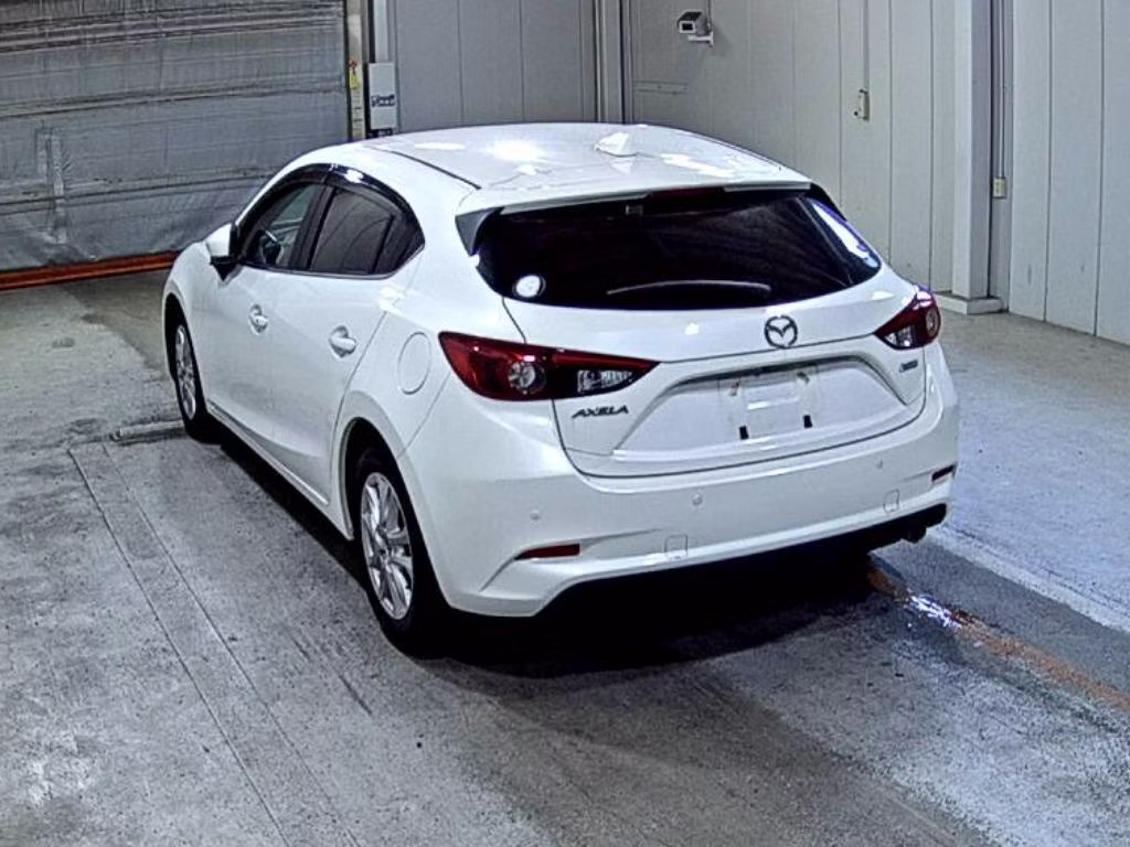 MAZDA AXELA