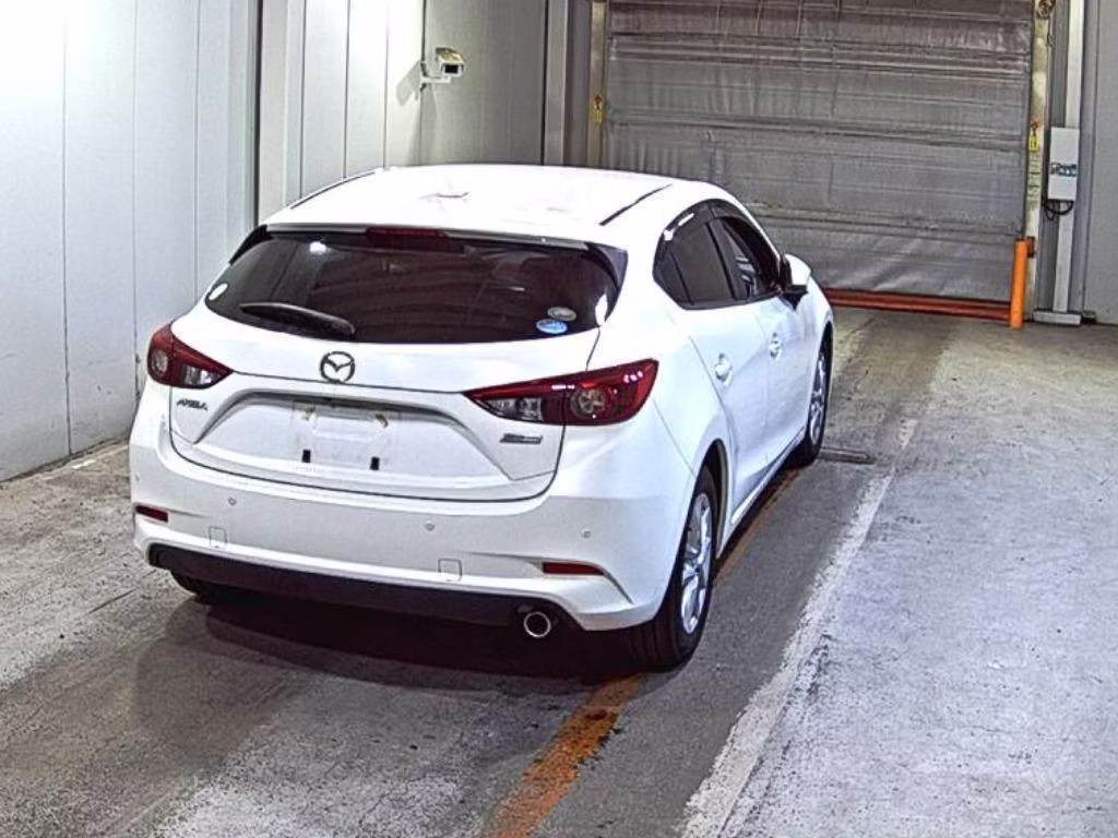 MAZDA AXELA