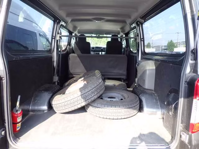 NISSAN NV350 CARAVAN