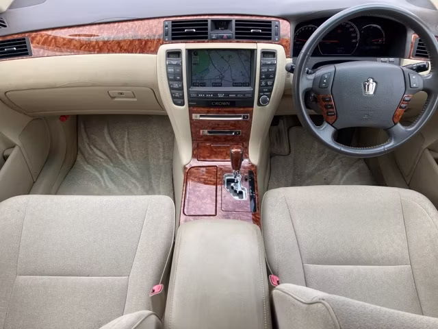 TOYOTA CROWN