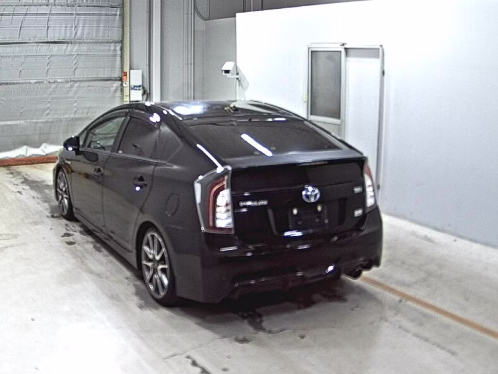 TOYOTA PRIUS