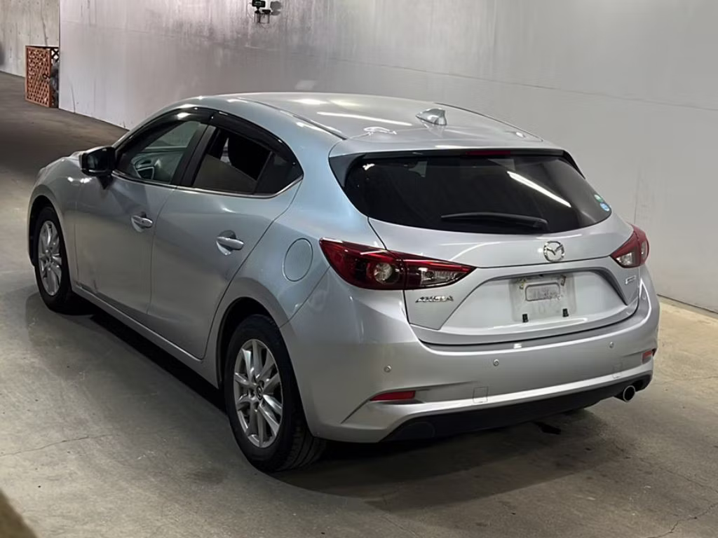 MAZDA AXELA
