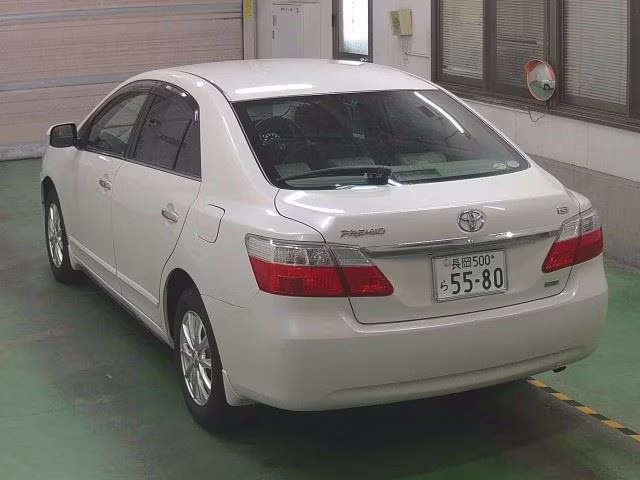 TOYOTA PREMIO