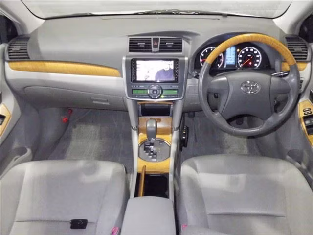 TOYOTA PREMIO