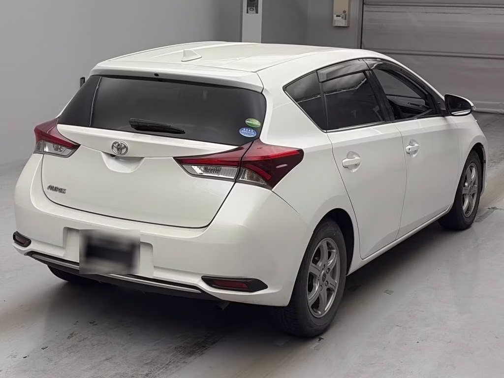 TOYOTA AURIS