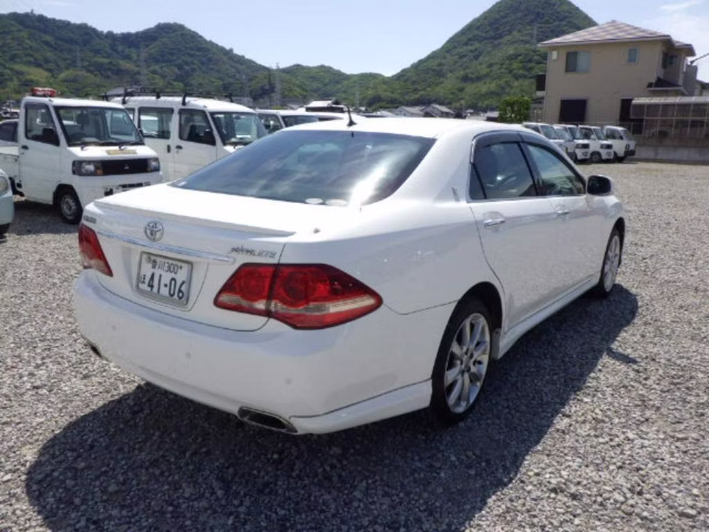 TOYOTA CROWN