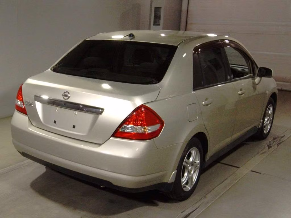 NISSAN TIIDA LATIO
