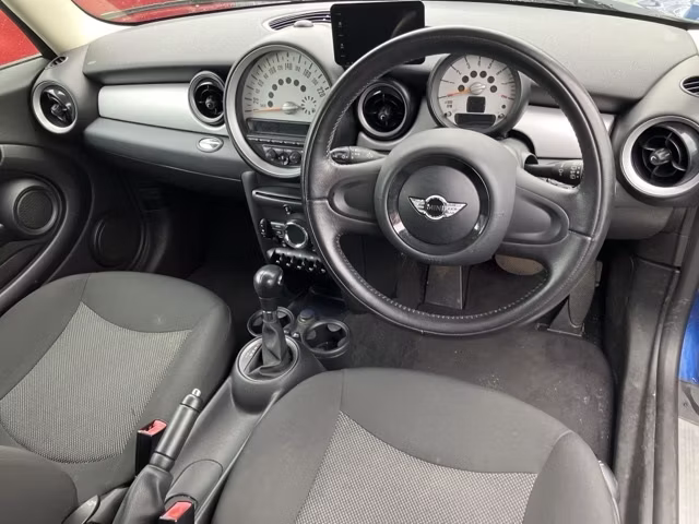 MINI HATCH