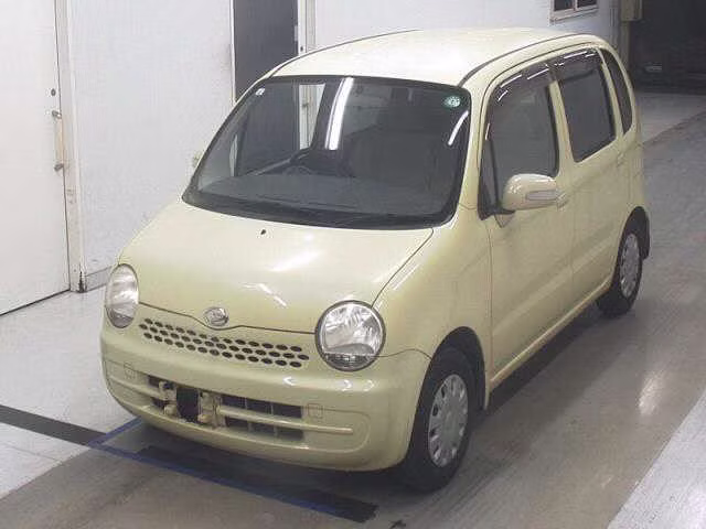 DAIHATSU MOVE LATTE
