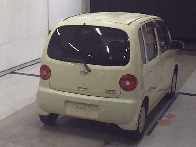 DAIHATSU MOVE LATTE