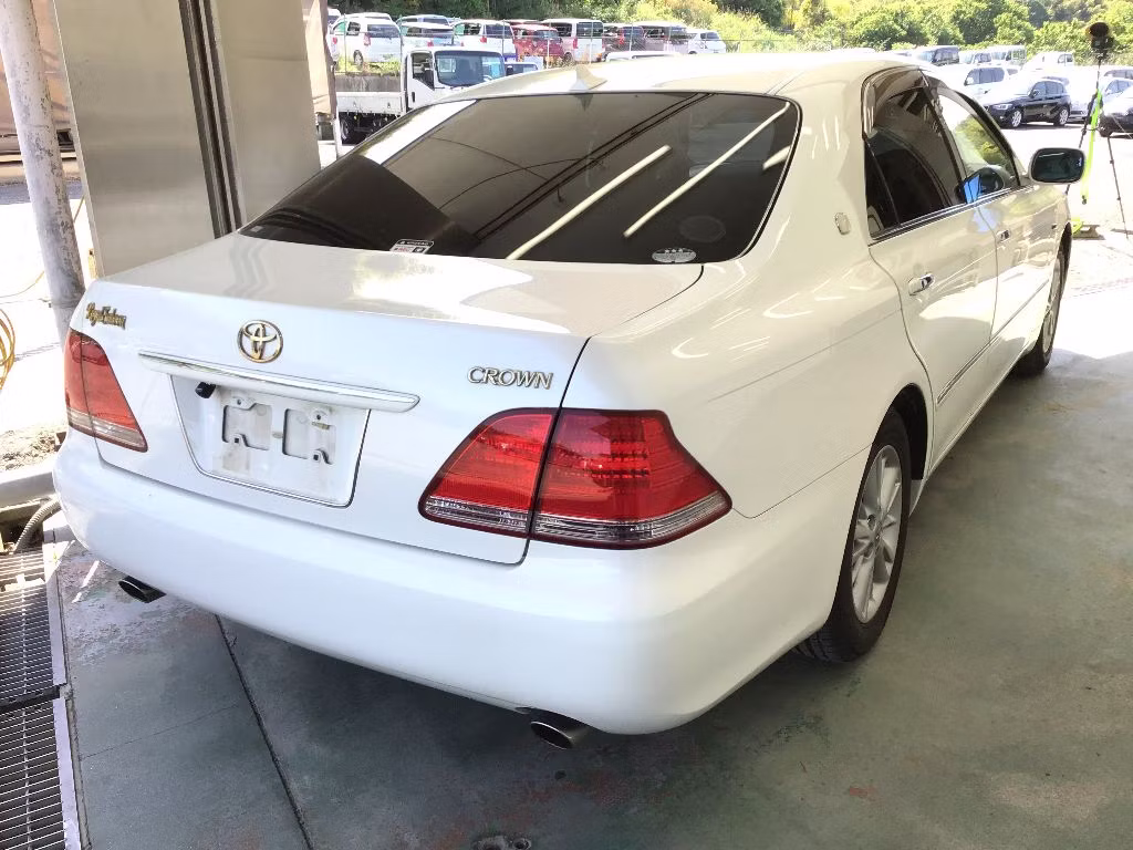 TOYOTA CROWN
