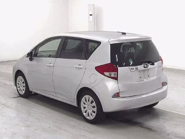 SUBARU TREZIA