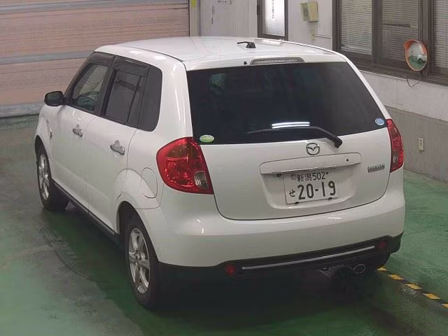 MAZDA VERISA
