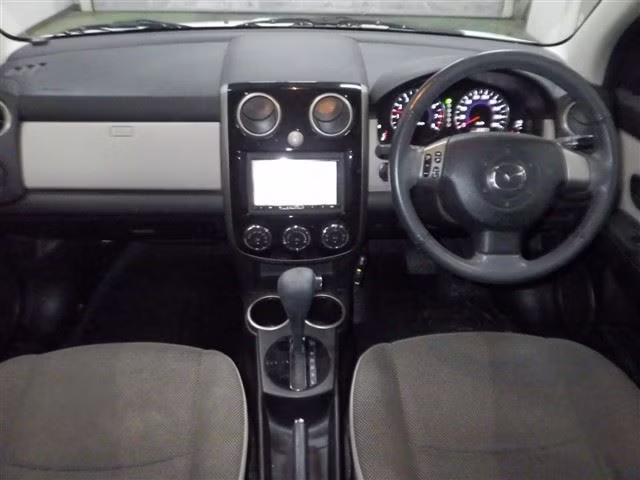 MAZDA VERISA