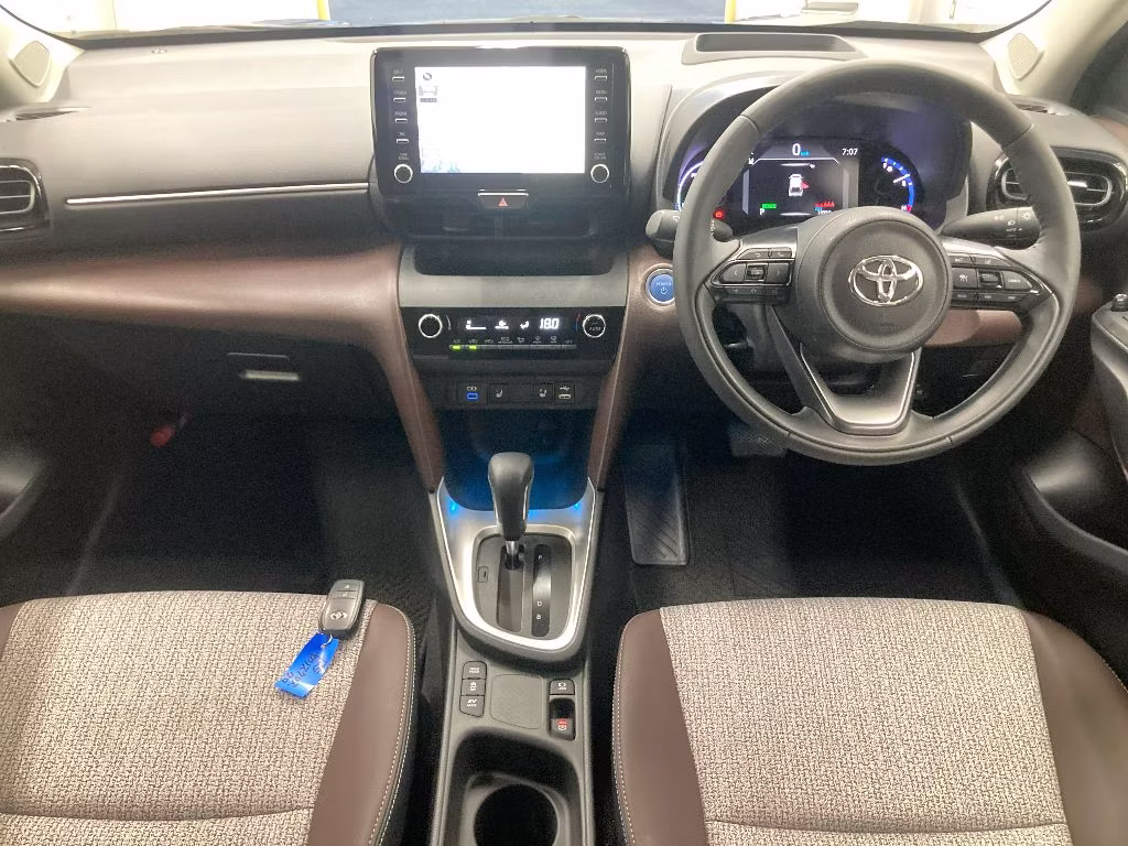 TOYOTA YARIS CROSS