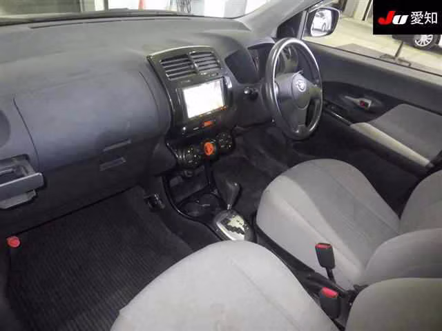 TOYOTA IST