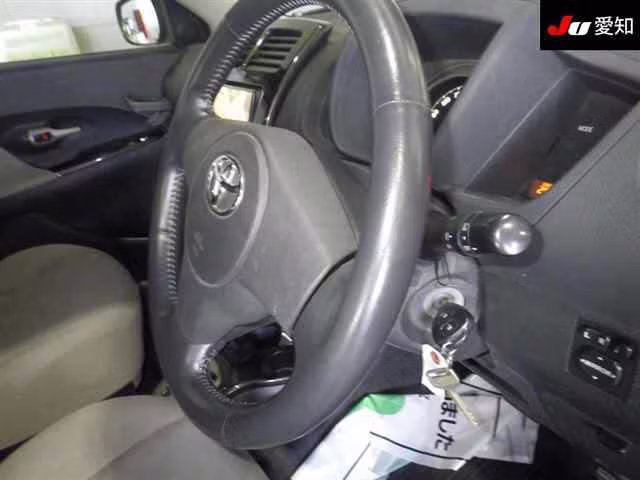 TOYOTA IST