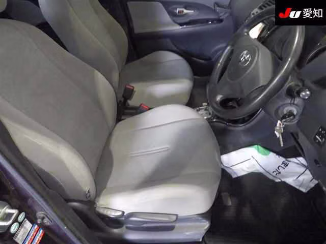 TOYOTA IST