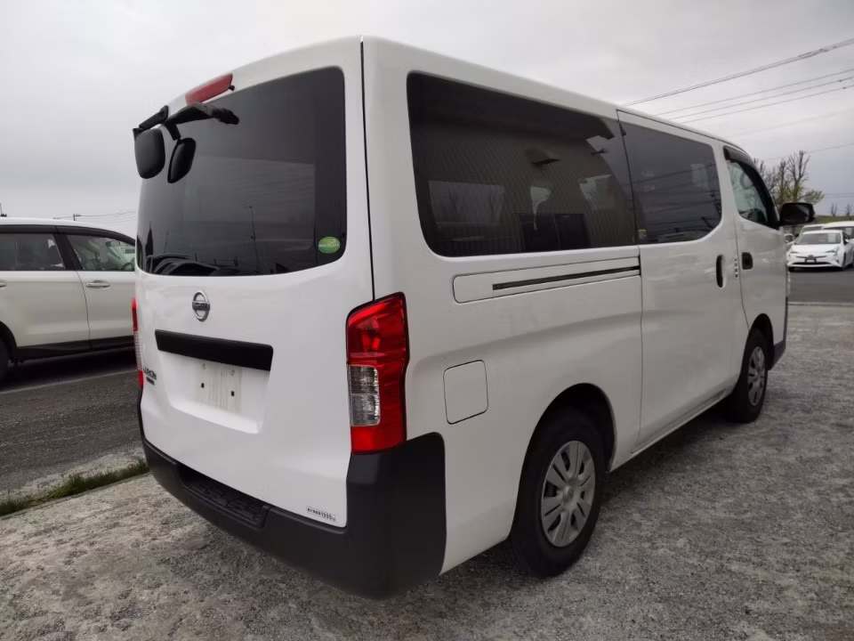 NISSAN NV350 CARAVAN