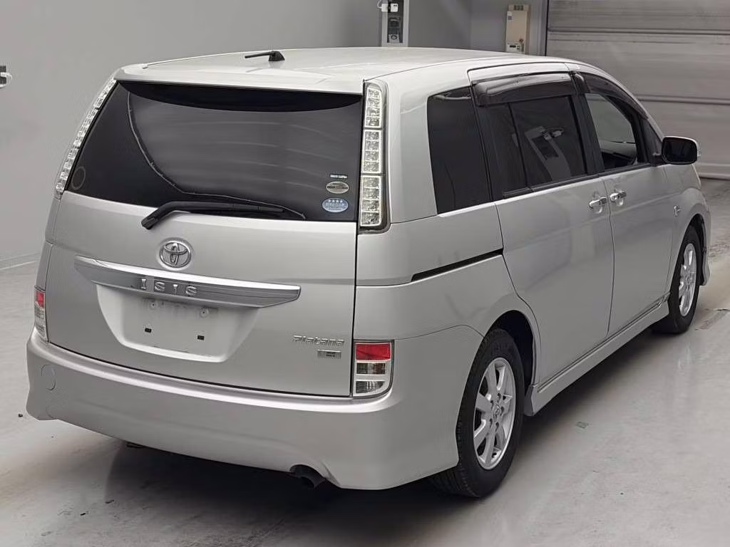 TOYOTA ISIS