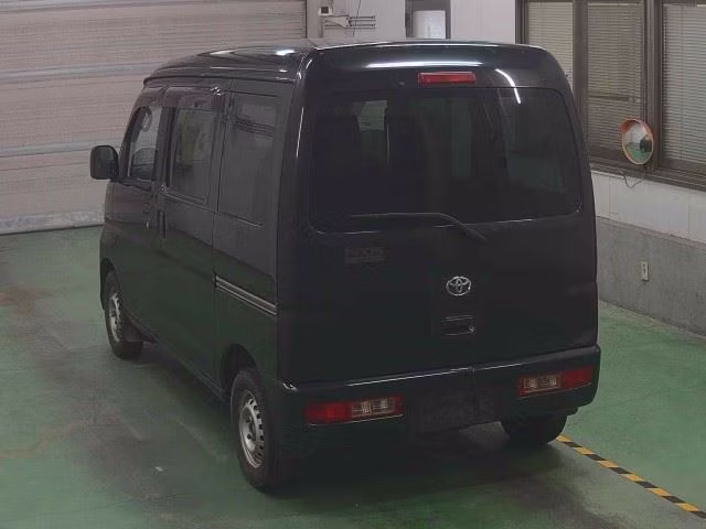 TOYOTA PIXIS VAN