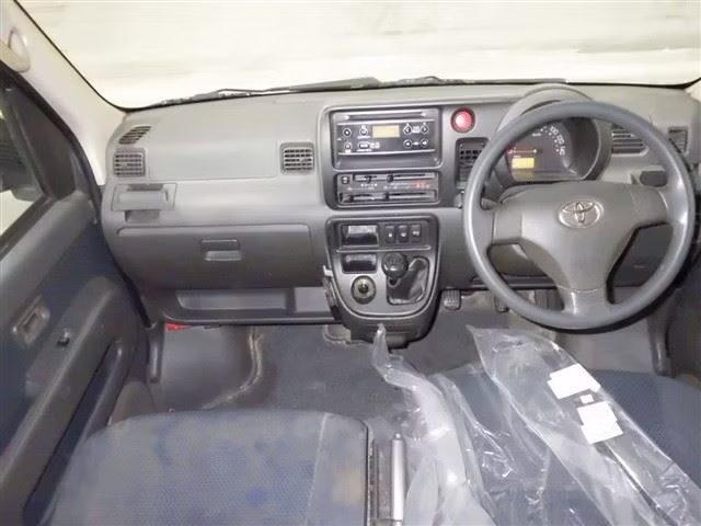 TOYOTA PIXIS VAN