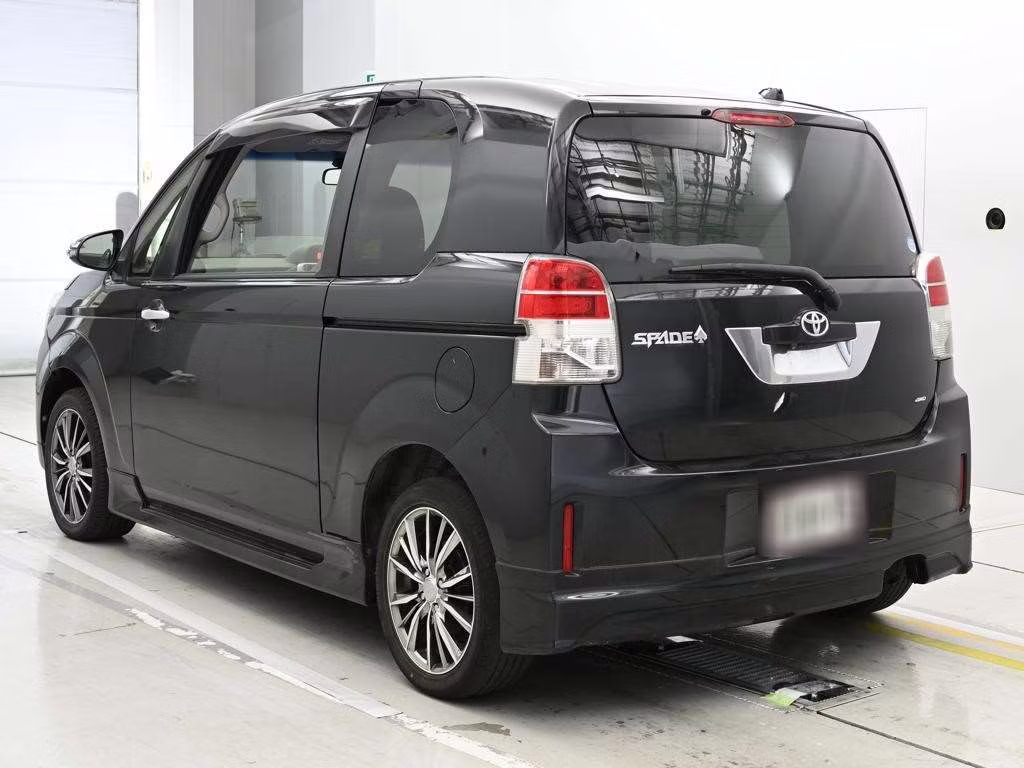 TOYOTA SPADE