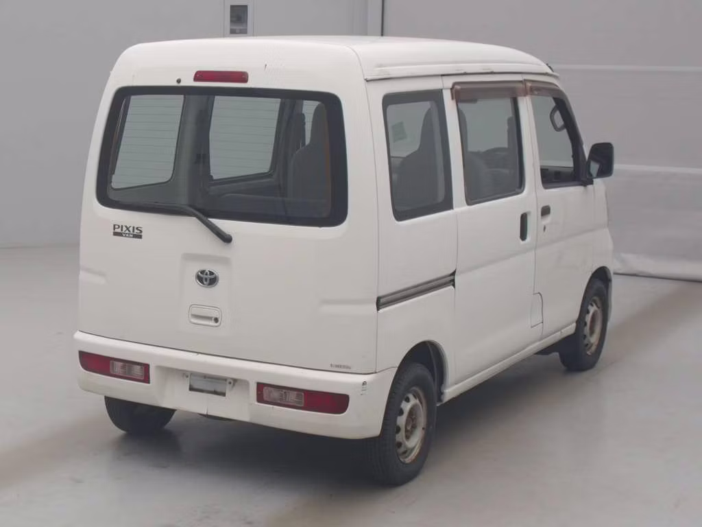 TOYOTA PIXIS VAN