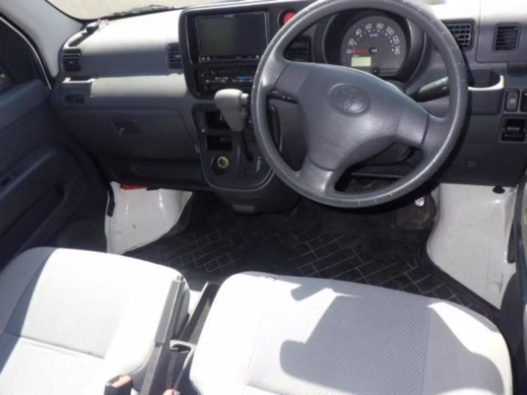TOYOTA PIXIS VAN