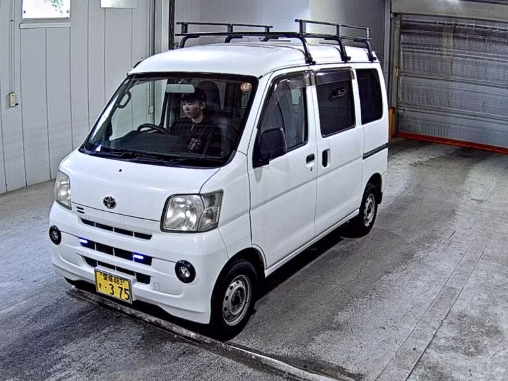 TOYOTA PIXIS VAN