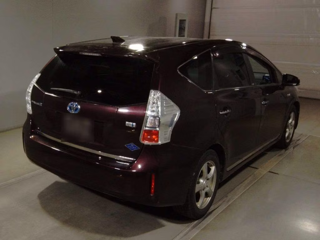 TOYOTA PRIUS ALPHA