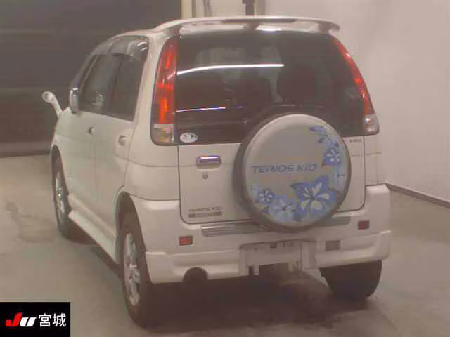 DAIHATSU TERIOS KID