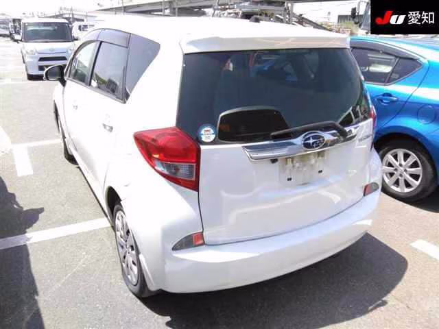 SUBARU TREZIA