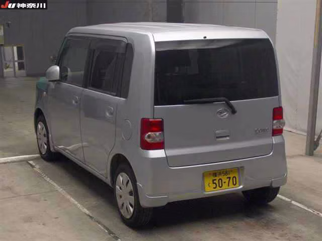 DAIHATSU MOVE CONTE