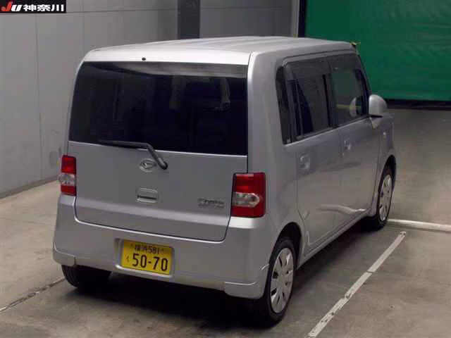 DAIHATSU MOVE CONTE