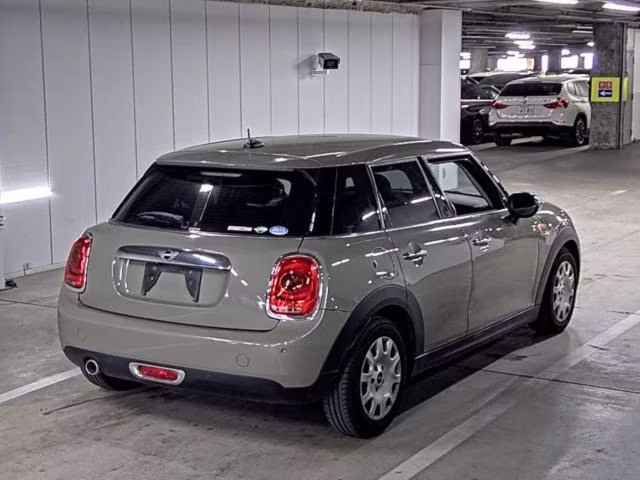 MINI HATCH