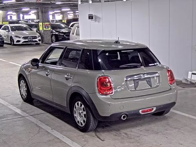 MINI HATCH