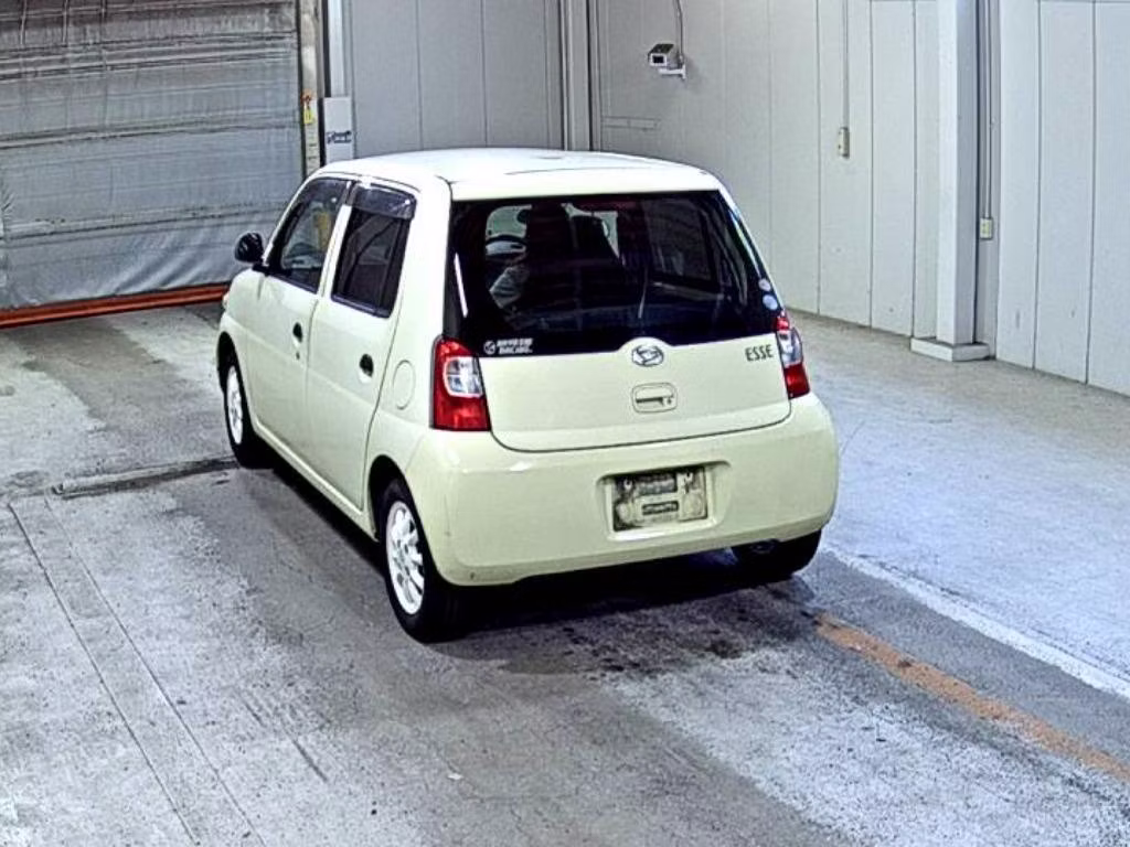 DAIHATSU ESSE
