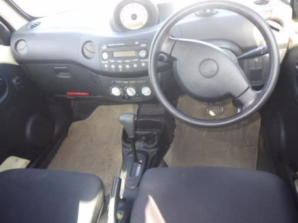 DAIHATSU ESSE