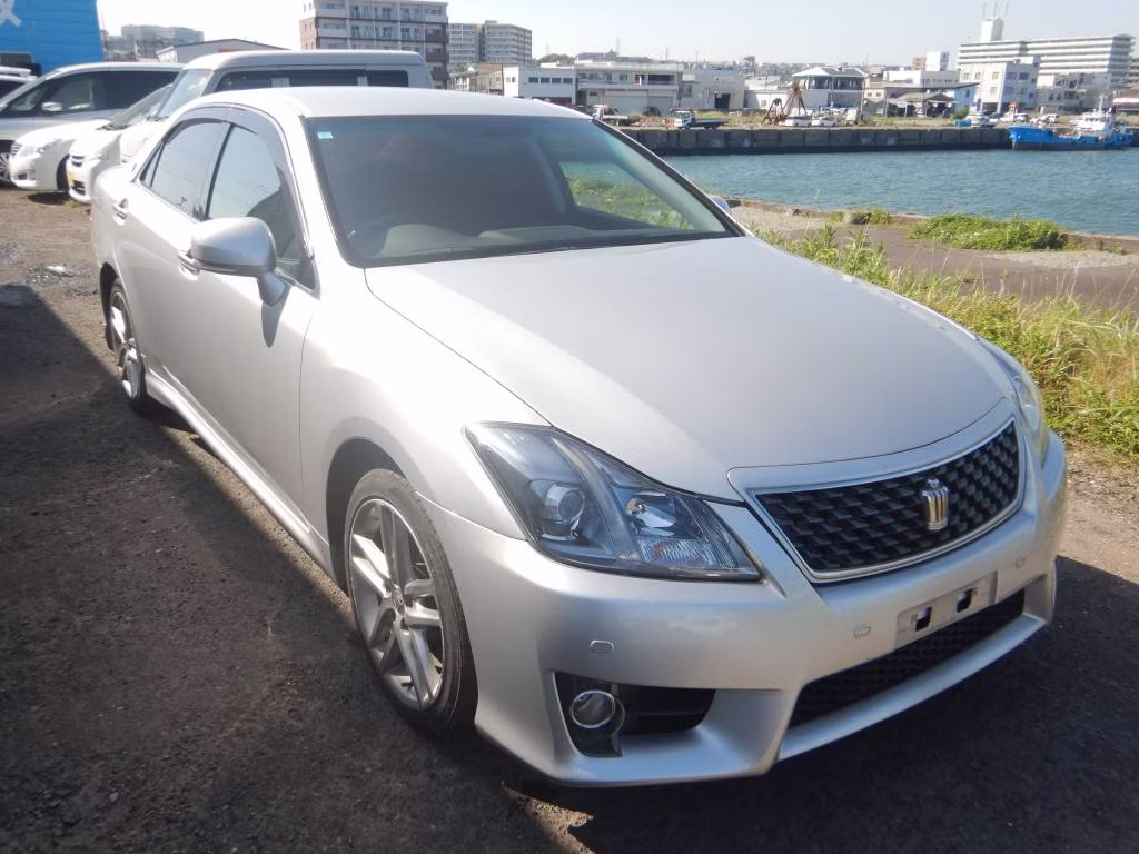 TOYOTA CROWN