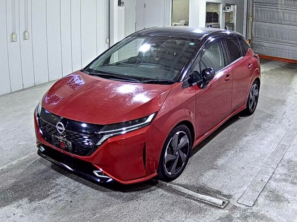 NISSAN AURA