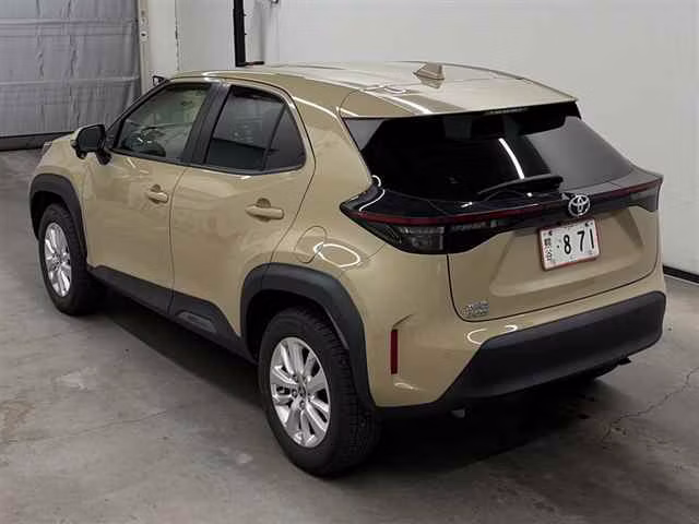 TOYOTA YARIS CROSS